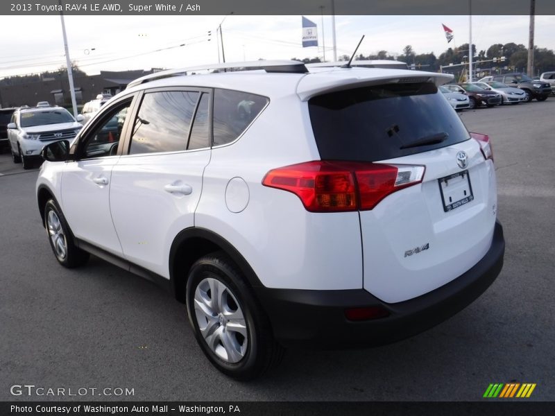 Super White / Ash 2013 Toyota RAV4 LE AWD