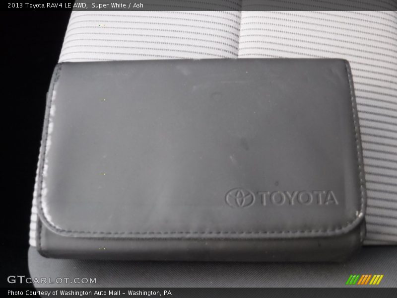 Super White / Ash 2013 Toyota RAV4 LE AWD