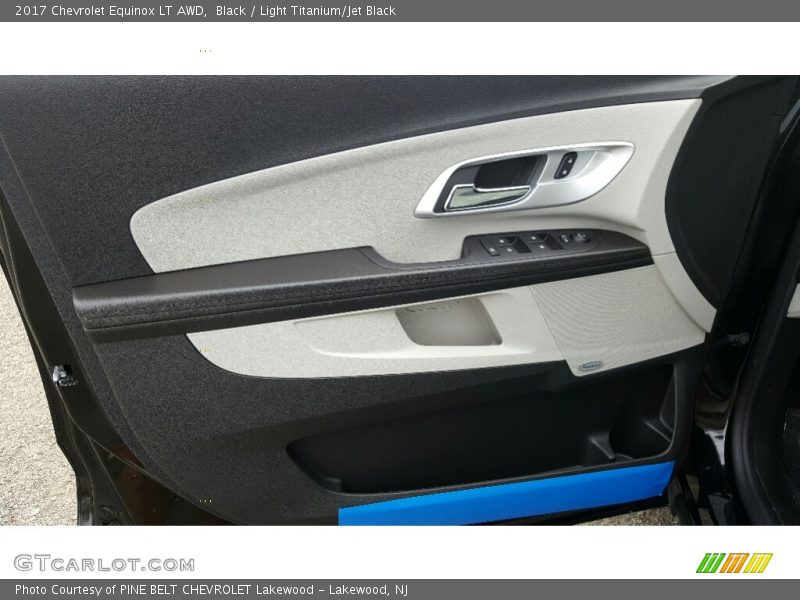 Black / Light Titanium/Jet Black 2017 Chevrolet Equinox LT AWD