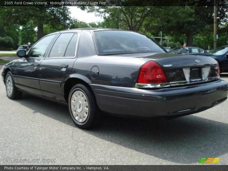 Midnight Grey Metallic / Light Flint 2005 Ford Crown Victoria