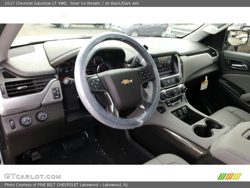  2017 Suburban LT 4WD Jet Black/Dark Ash Interior