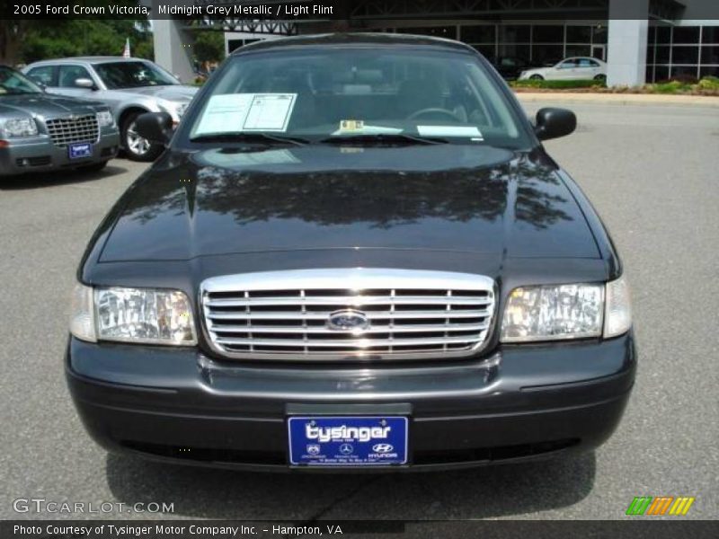 Midnight Grey Metallic / Light Flint 2005 Ford Crown Victoria