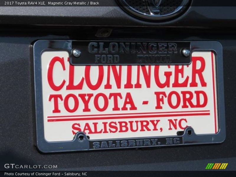 Magnetic Gray Metallic / Black 2017 Toyota RAV4 XLE