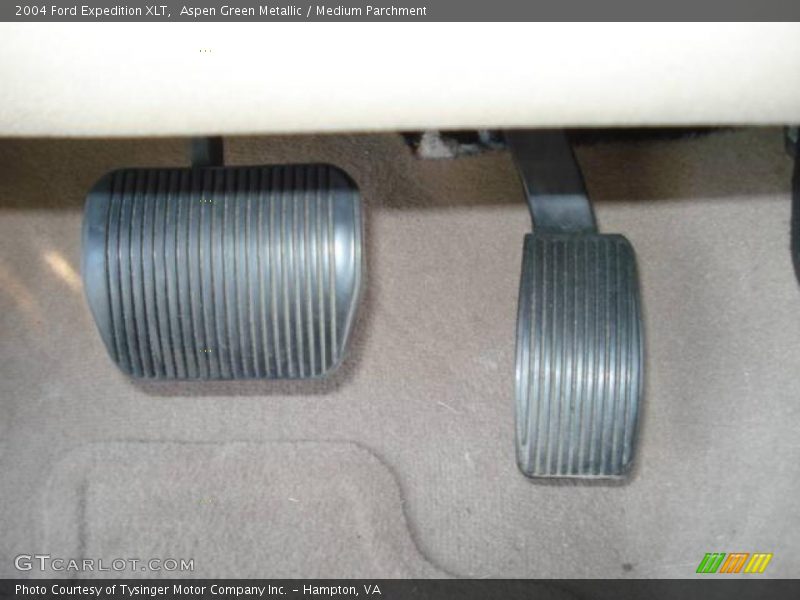 Aspen Green Metallic / Medium Parchment 2004 Ford Expedition XLT