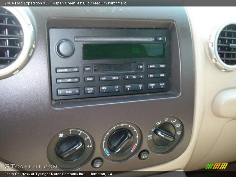 Aspen Green Metallic / Medium Parchment 2004 Ford Expedition XLT