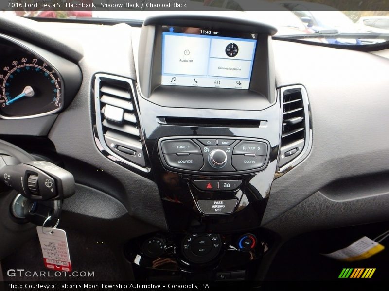 Shadow Black / Charcoal Black 2016 Ford Fiesta SE Hatchback