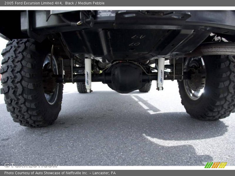 Black / Medium Pebble 2005 Ford Excursion Limited 4X4