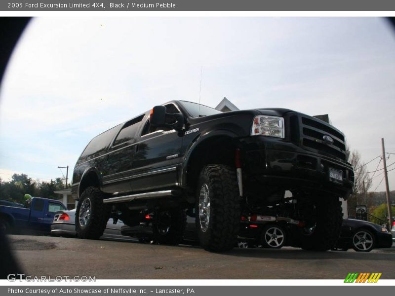 Black / Medium Pebble 2005 Ford Excursion Limited 4X4