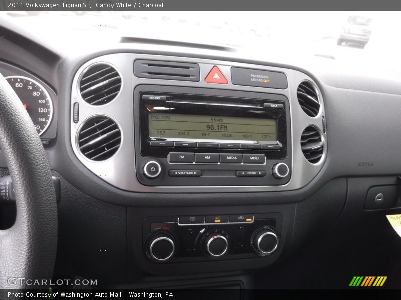 Candy White / Charcoal 2011 Volkswagen Tiguan SE