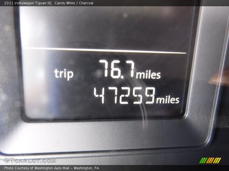 Candy White / Charcoal 2011 Volkswagen Tiguan SE