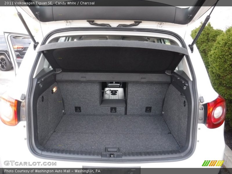 Candy White / Charcoal 2011 Volkswagen Tiguan SE