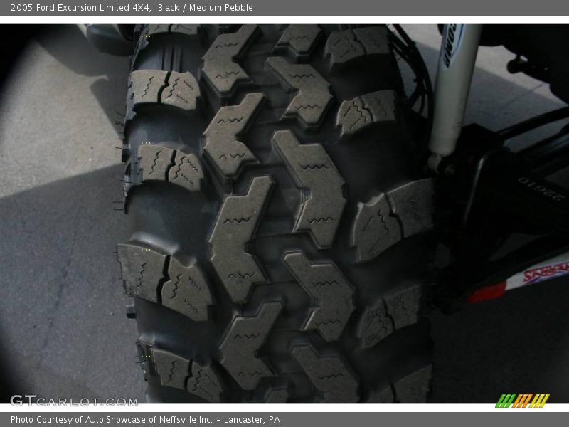 Black / Medium Pebble 2005 Ford Excursion Limited 4X4