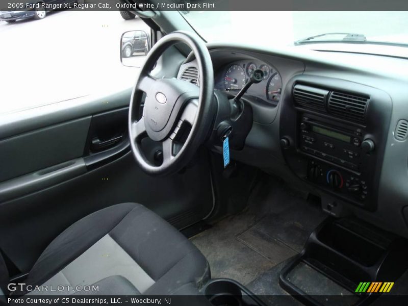 Oxford White / Medium Dark Flint 2005 Ford Ranger XL Regular Cab
