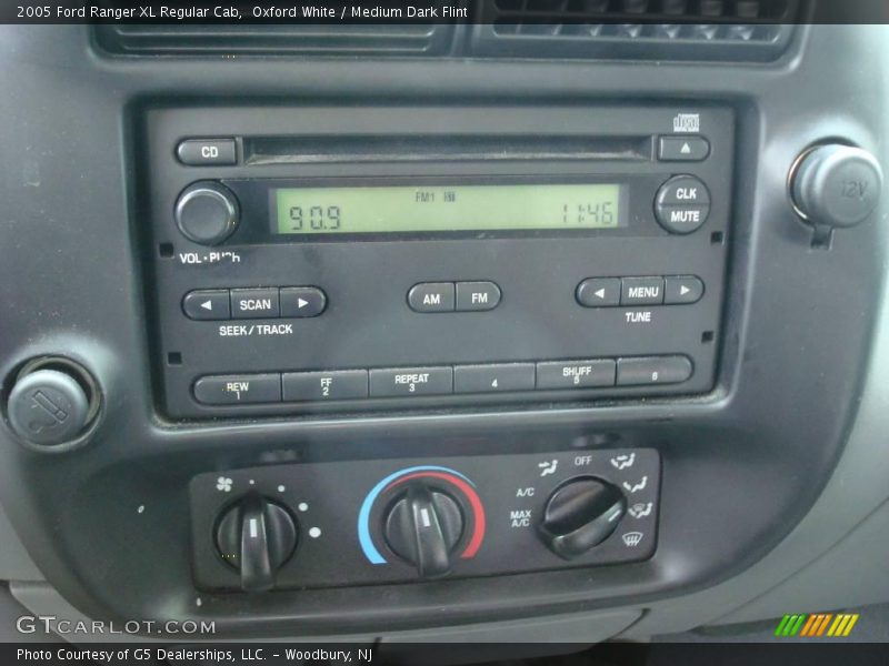 Oxford White / Medium Dark Flint 2005 Ford Ranger XL Regular Cab
