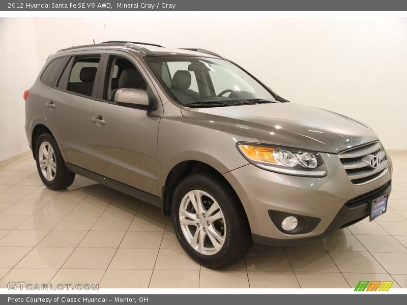 Mineral Gray / Gray 2012 Hyundai Santa Fe SE V6 AWD
