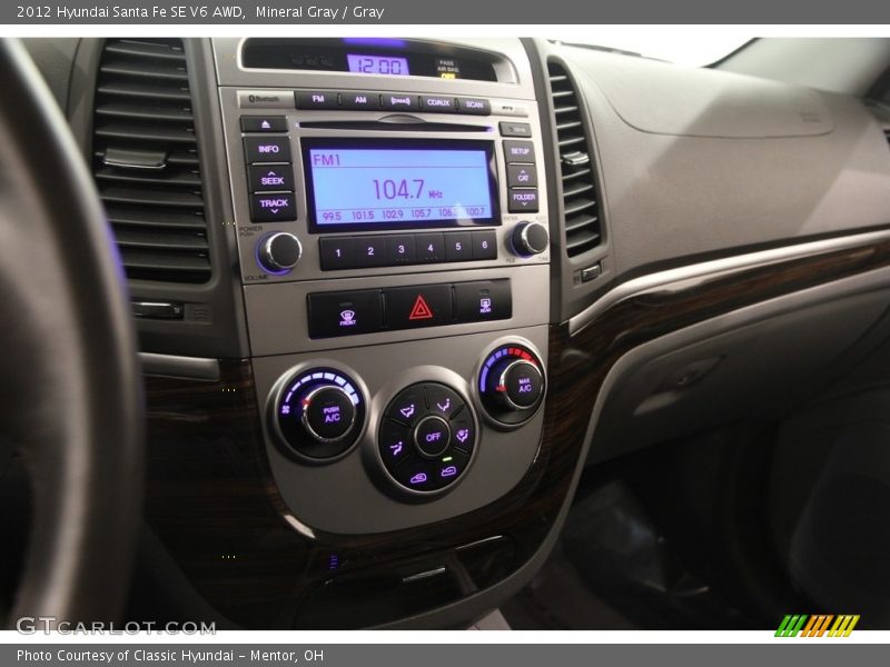 Mineral Gray / Gray 2012 Hyundai Santa Fe SE V6 AWD