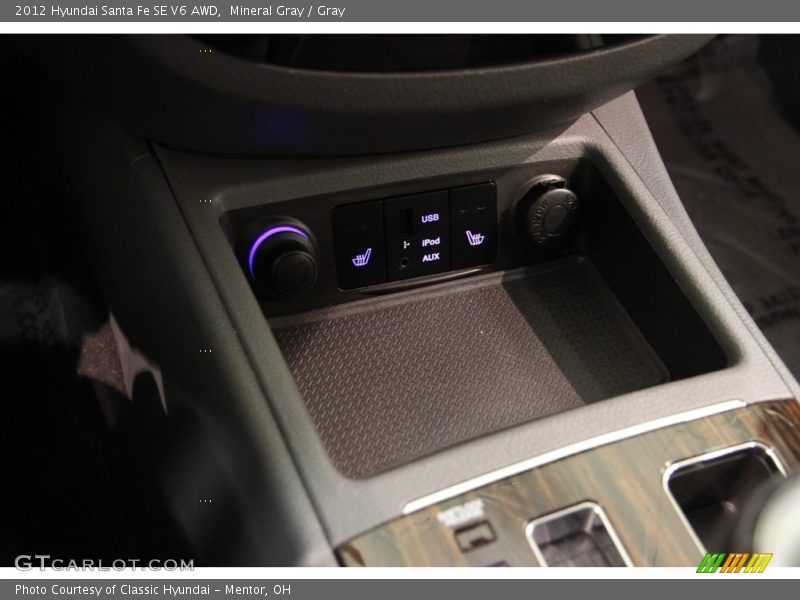Mineral Gray / Gray 2012 Hyundai Santa Fe SE V6 AWD