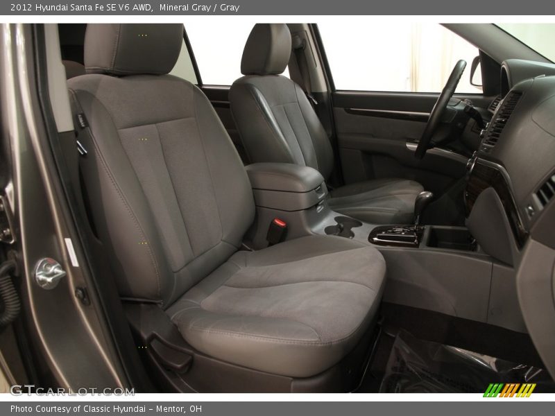 Mineral Gray / Gray 2012 Hyundai Santa Fe SE V6 AWD
