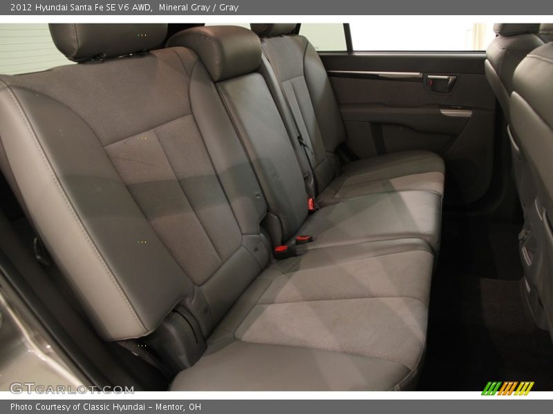 Mineral Gray / Gray 2012 Hyundai Santa Fe SE V6 AWD