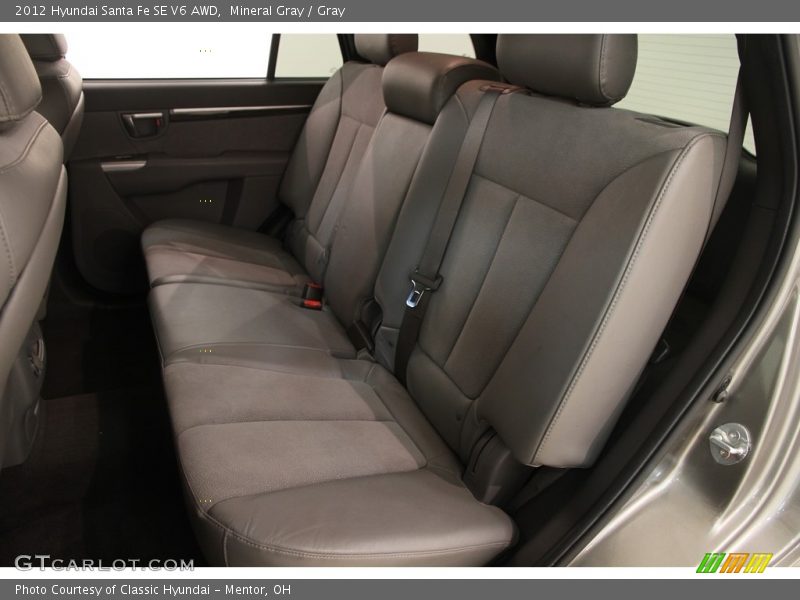 Mineral Gray / Gray 2012 Hyundai Santa Fe SE V6 AWD