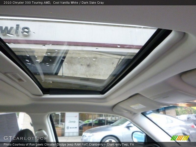 Cool Vanilla White / Dark Slate Gray 2010 Chrysler 300 Touring AWD