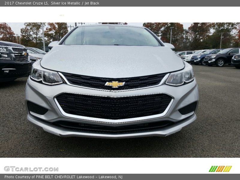 Silver Ice Metallic / Jet Black 2017 Chevrolet Cruze LS