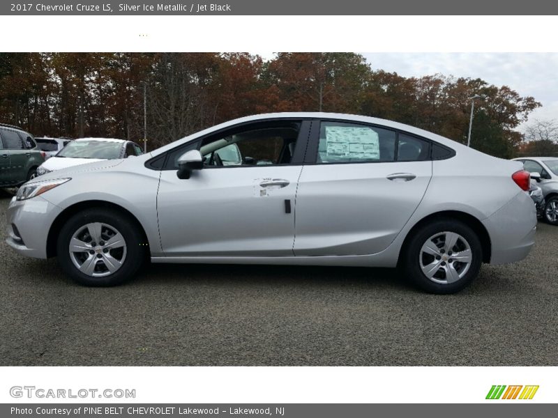 Silver Ice Metallic / Jet Black 2017 Chevrolet Cruze LS