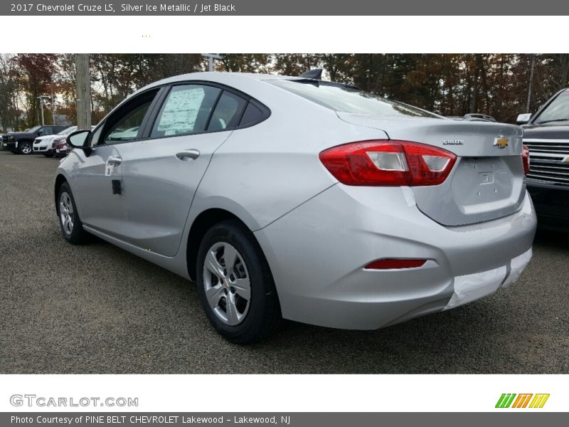 Silver Ice Metallic / Jet Black 2017 Chevrolet Cruze LS