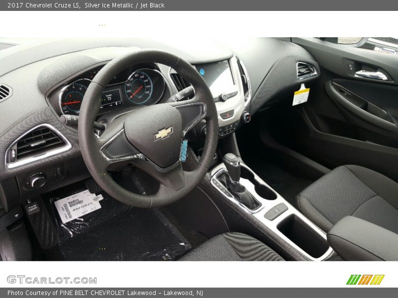 Silver Ice Metallic / Jet Black 2017 Chevrolet Cruze LS