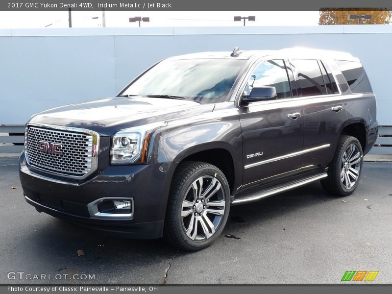 Front 3/4 View of 2017 Yukon Denali 4WD