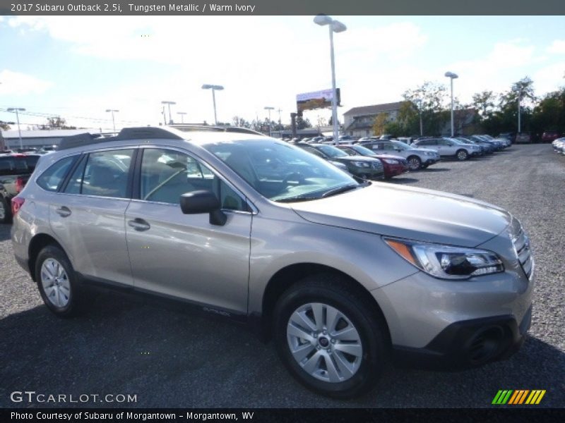 Tungsten Metallic / Warm Ivory 2017 Subaru Outback 2.5i