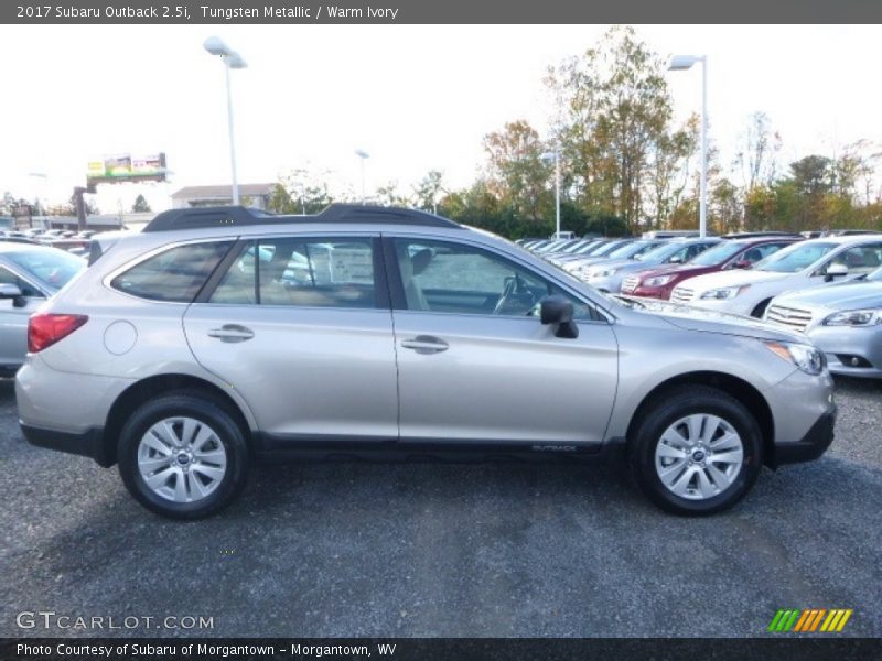 Tungsten Metallic / Warm Ivory 2017 Subaru Outback 2.5i