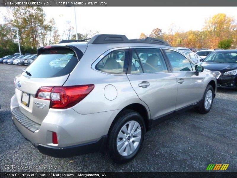 Tungsten Metallic / Warm Ivory 2017 Subaru Outback 2.5i