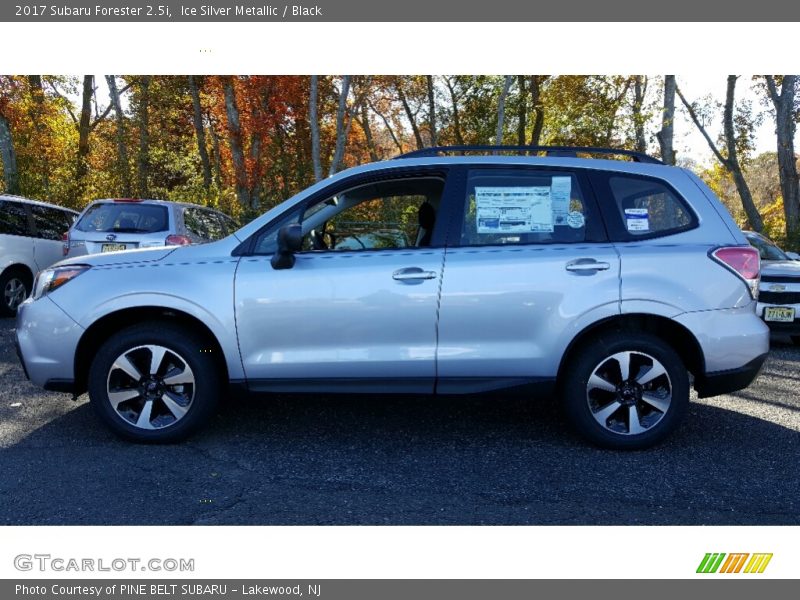 Ice Silver Metallic / Black 2017 Subaru Forester 2.5i