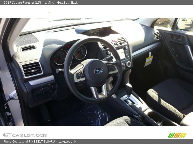 Ice Silver Metallic / Black 2017 Subaru Forester 2.5i