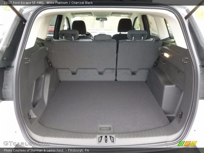White Platinum / Charcoal Black 2017 Ford Escape SE 4WD
