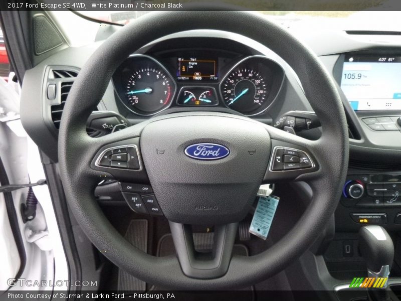 White Platinum / Charcoal Black 2017 Ford Escape SE 4WD