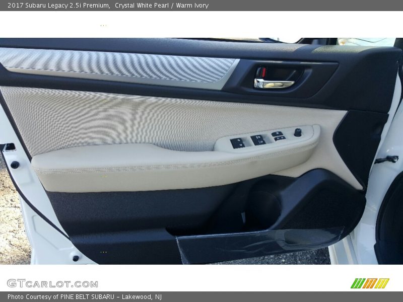 Crystal White Pearl / Warm Ivory 2017 Subaru Legacy 2.5i Premium