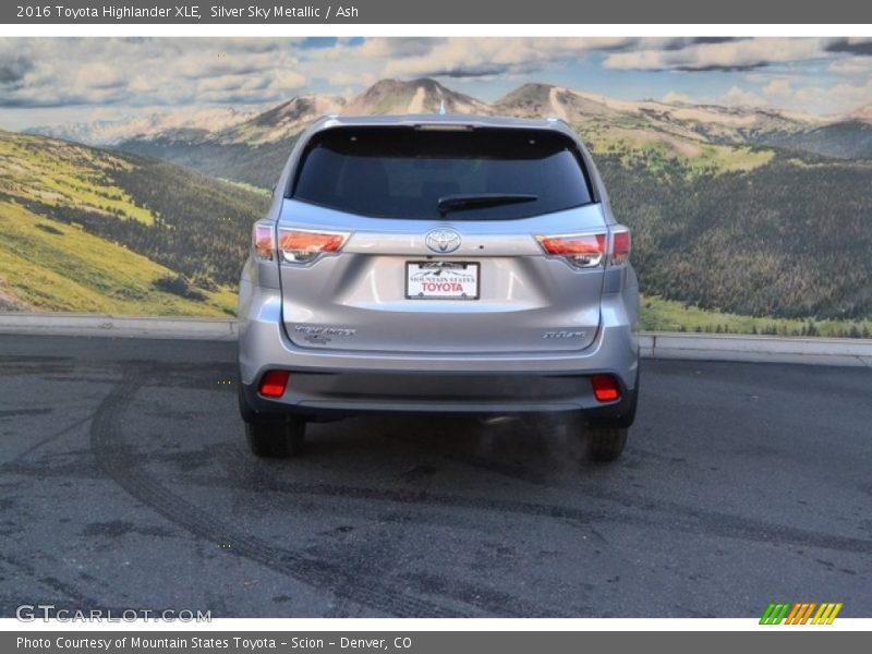 Silver Sky Metallic / Ash 2016 Toyota Highlander XLE