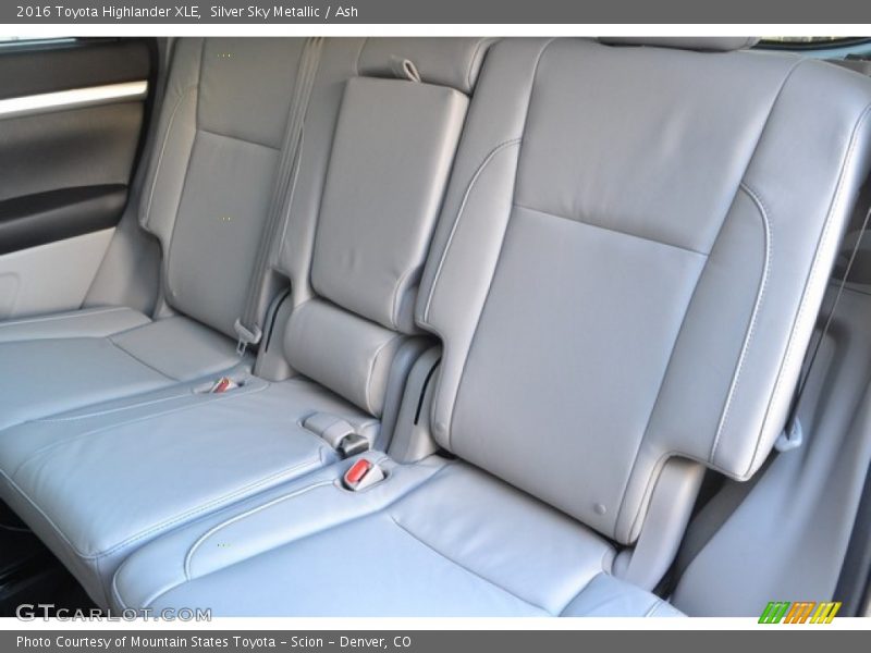 Silver Sky Metallic / Ash 2016 Toyota Highlander XLE
