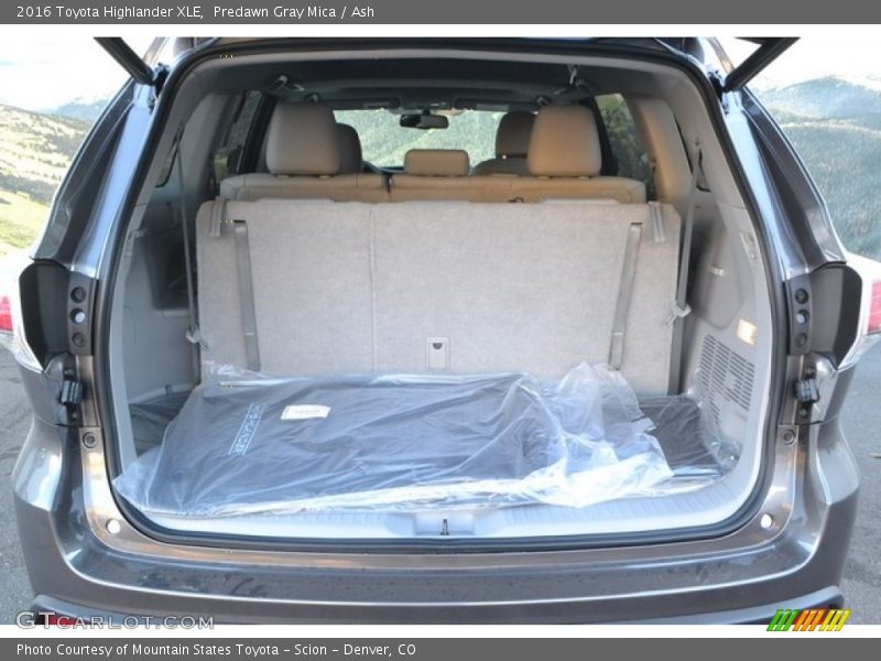 Predawn Gray Mica / Ash 2016 Toyota Highlander XLE