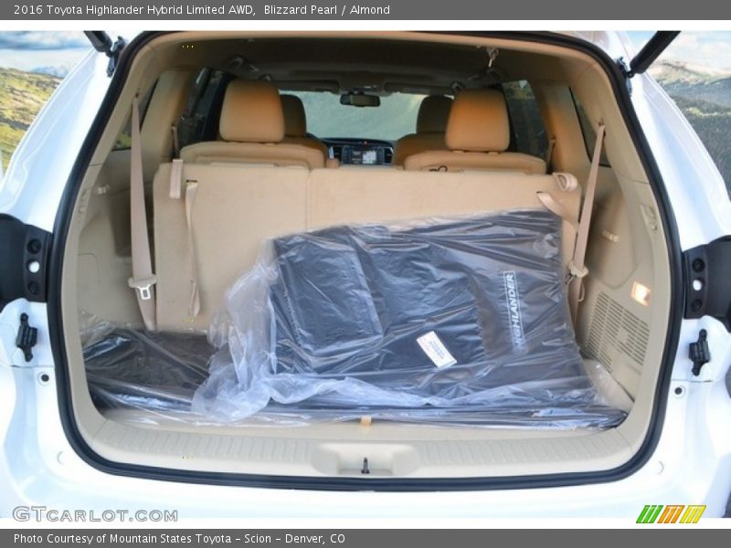 2016 Highlander Hybrid Limited AWD Trunk