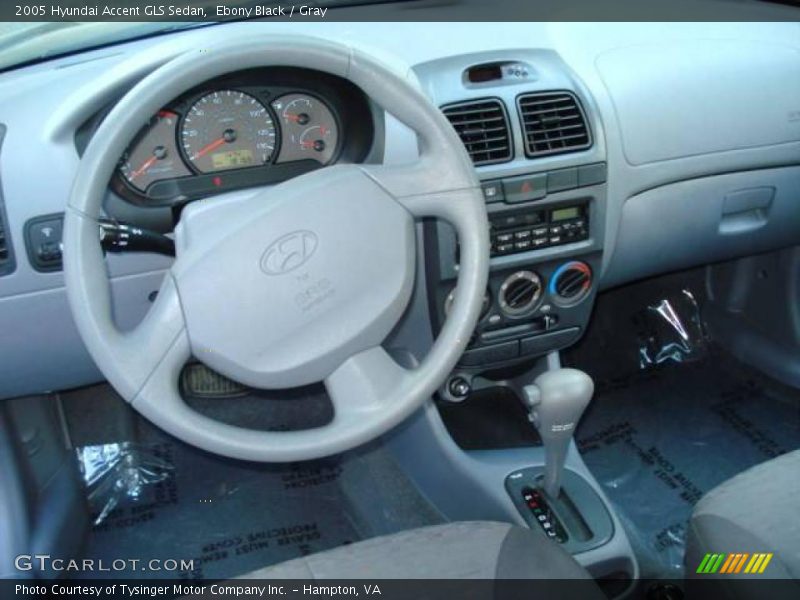 Ebony Black / Gray 2005 Hyundai Accent GLS Sedan