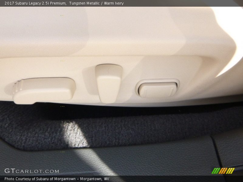 Tungsten Metallic / Warm Ivory 2017 Subaru Legacy 2.5i Premium