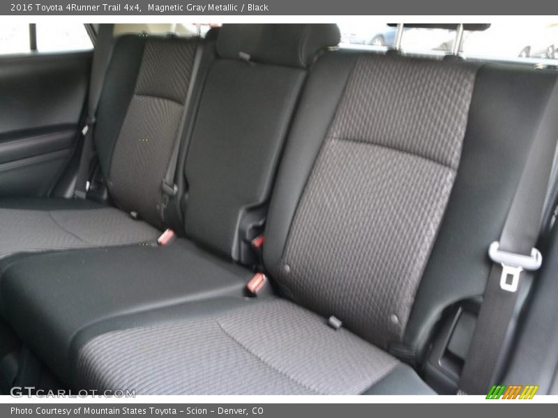 Magnetic Gray Metallic / Black 2016 Toyota 4Runner Trail 4x4
