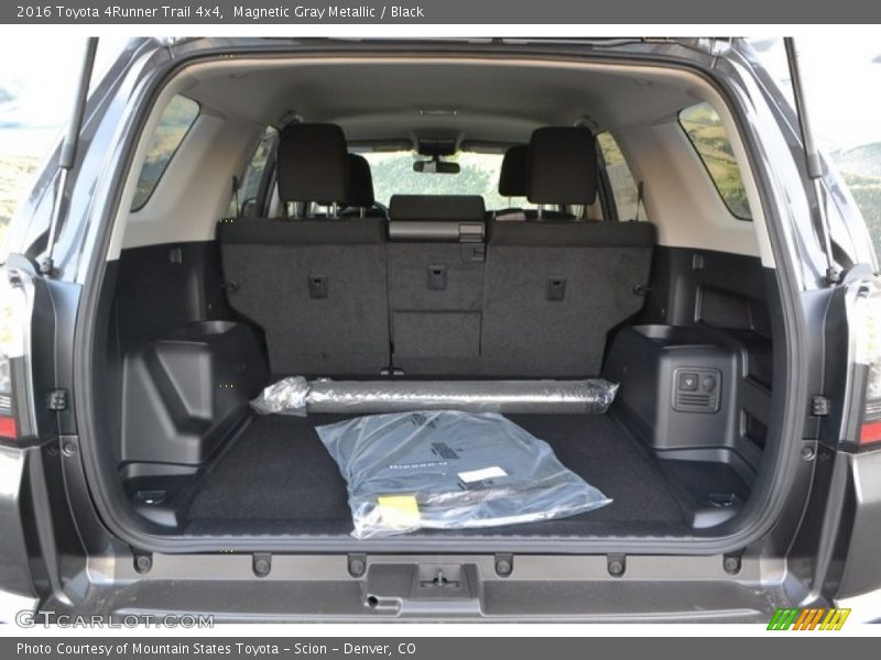 Magnetic Gray Metallic / Black 2016 Toyota 4Runner Trail 4x4