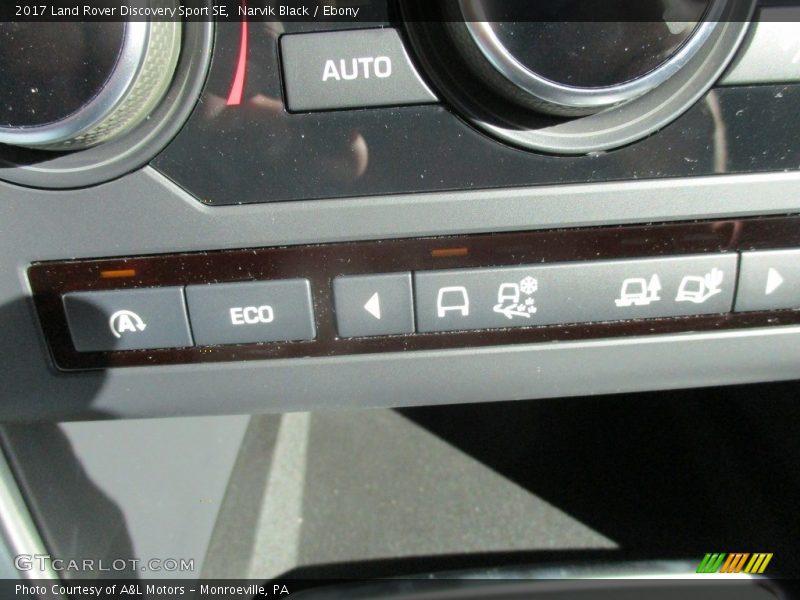 Narvik Black / Ebony 2017 Land Rover Discovery Sport SE