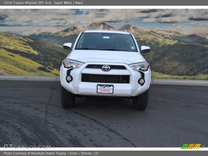 Super White / Black 2016 Toyota 4Runner SR5 4x4