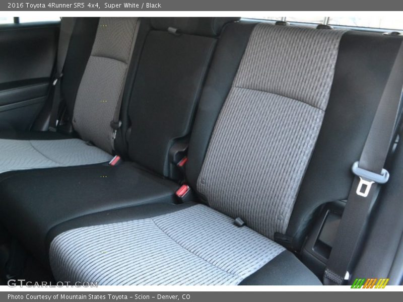 Super White / Black 2016 Toyota 4Runner SR5 4x4