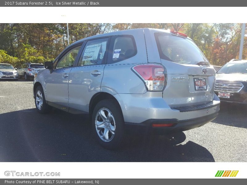 Ice Silver Metallic / Black 2017 Subaru Forester 2.5i